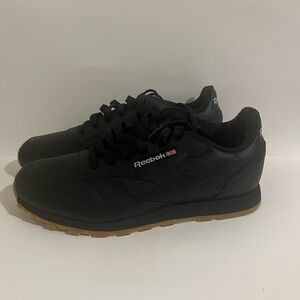 Reebok Classic Black Sneaker with Gum Sole Size 5Y
